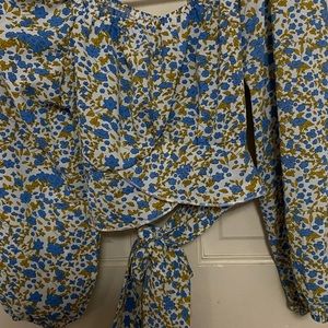 Womens crop top small